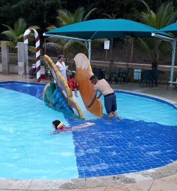 Aldeia Do Lago Caldas Novas Lindo Apt Com Cozinha Mobilia Nova Pode Levar Bebidas Na Area Das Piscinas Dış mekan fotoğraf