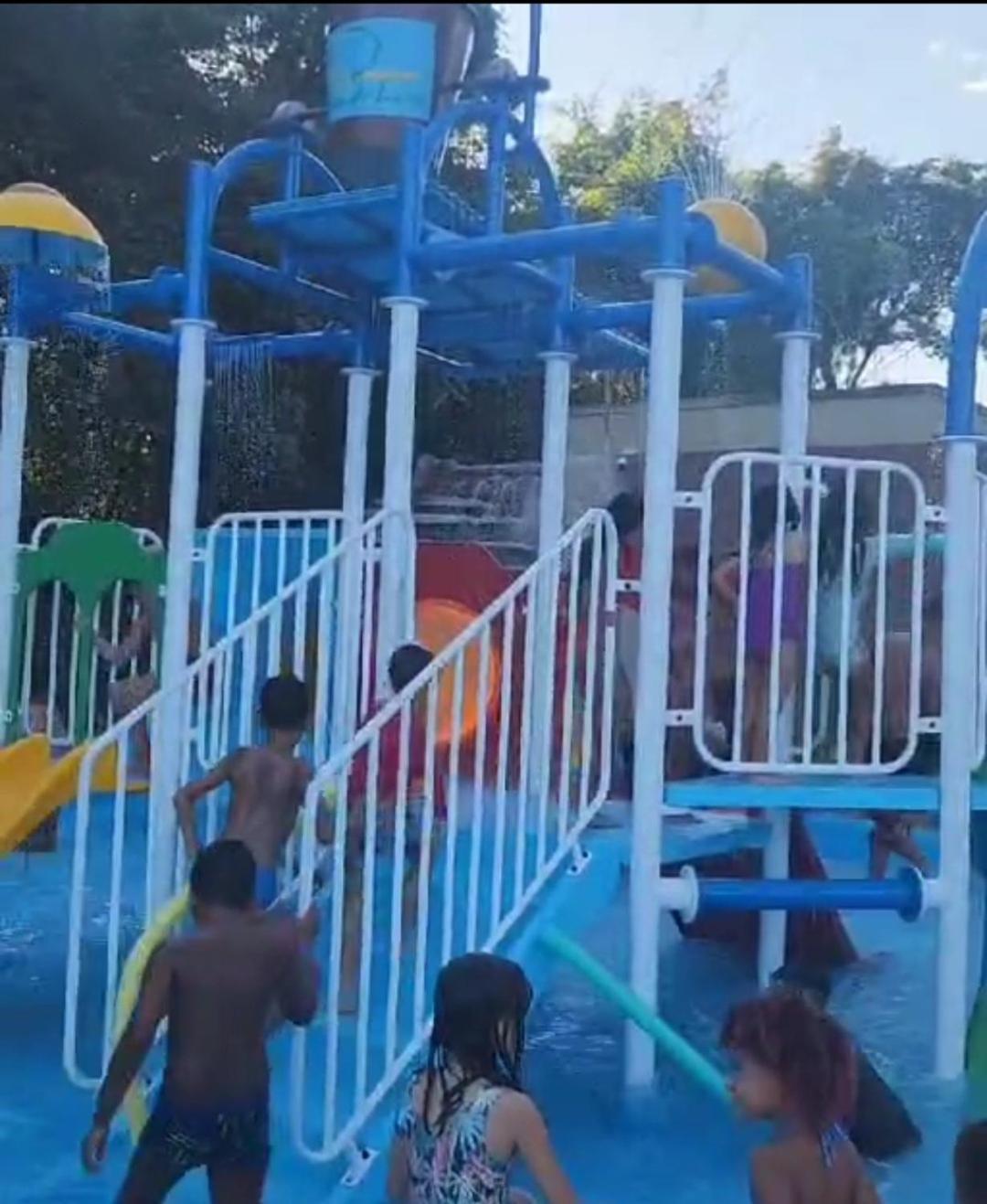 Aldeia Do Lago Caldas Novas Lindo Apt Com Cozinha Mobilia Nova Pode Levar Bebidas Na Area Das Piscinas Dış mekan fotoğraf